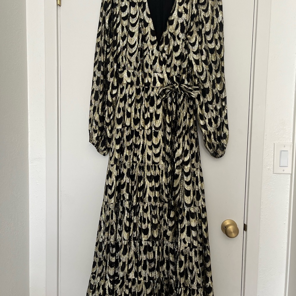 Elegant Black and Gold Art Deco-inspired Dress